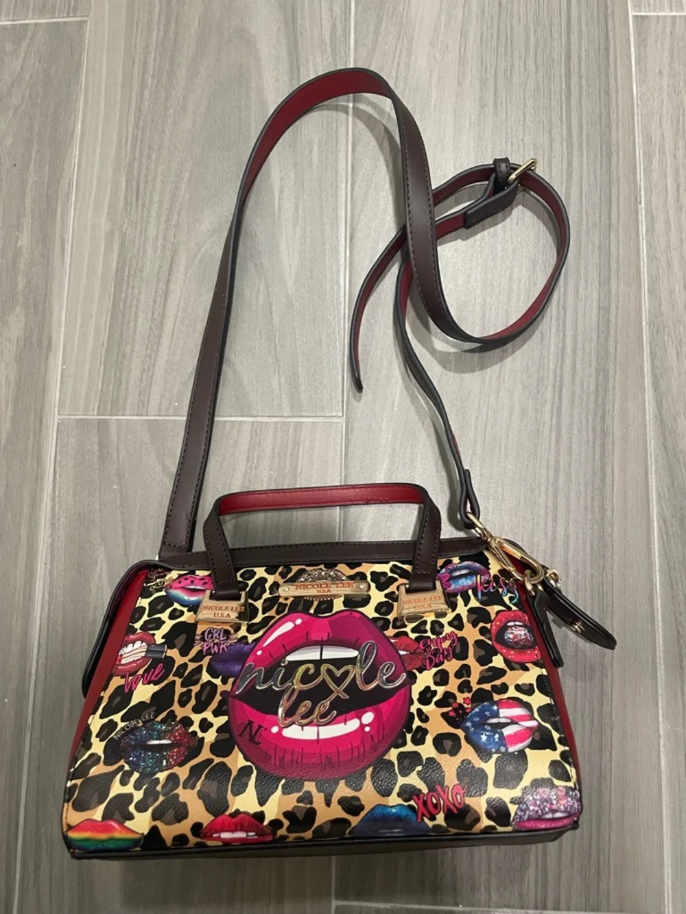 Nicole Lee Leopard Lip Pop-Art Crossbody Bag in Red, Brown, Pink - Picture 1 of 8